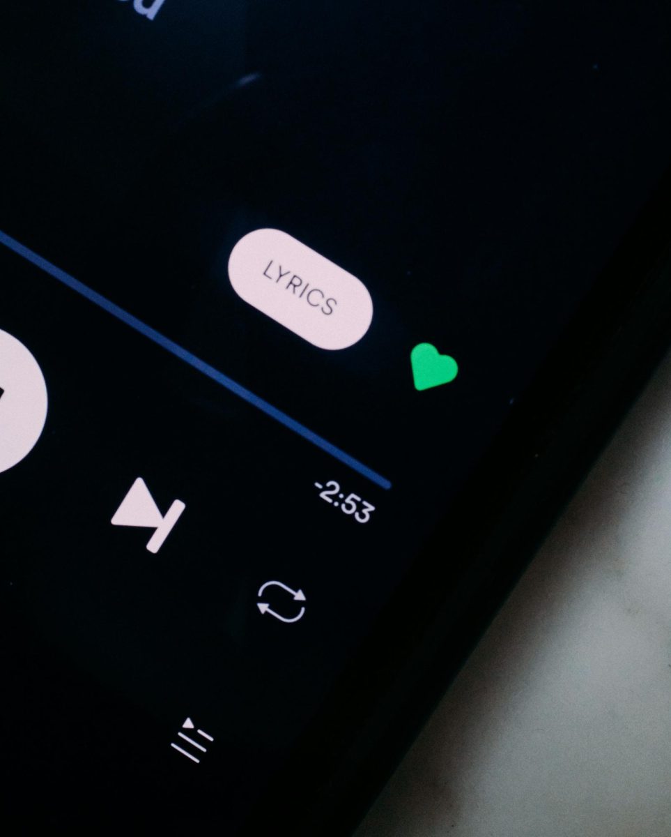 Spotify needs to step up its game. | charlesdeluvio, Unsplash